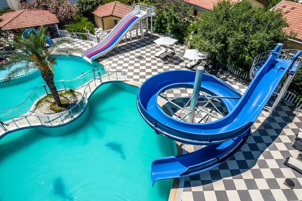 هتل ریورساید گاردن ریزورت